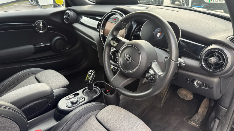 MINI Hatchback 135kW Cooper S Level 2 33kWh 3dr Auto Electric Hatchback